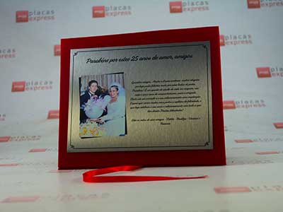 Placa de homenagem